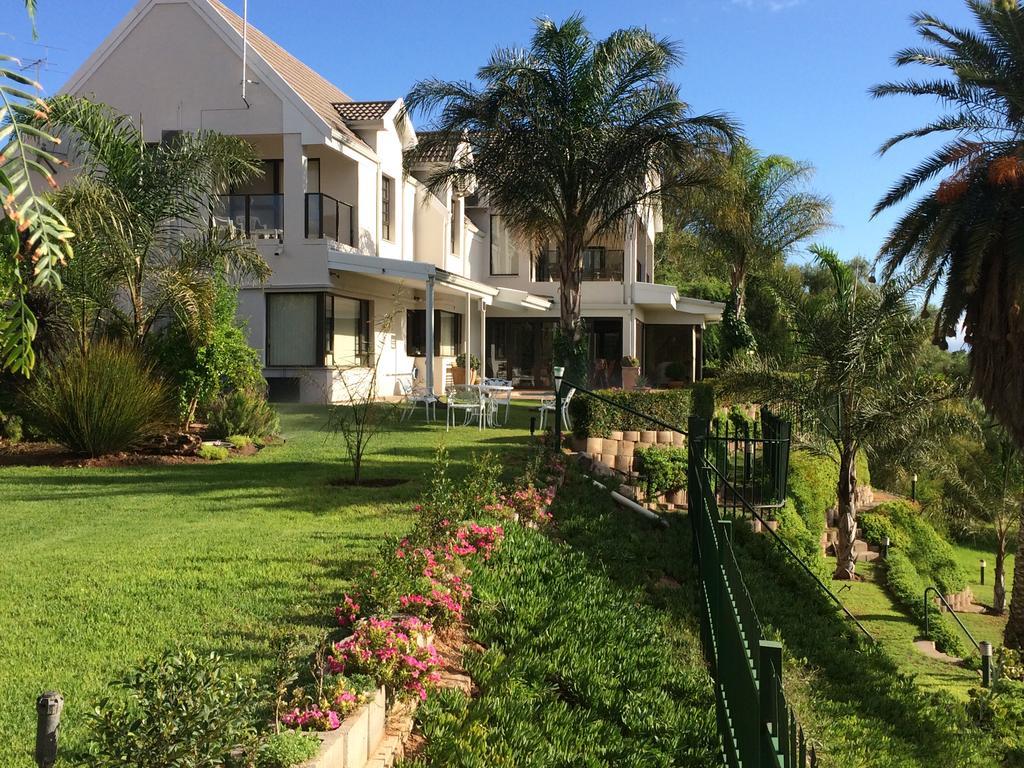 Oewerpalms View Hotel Oudtshoorn Esterno foto
