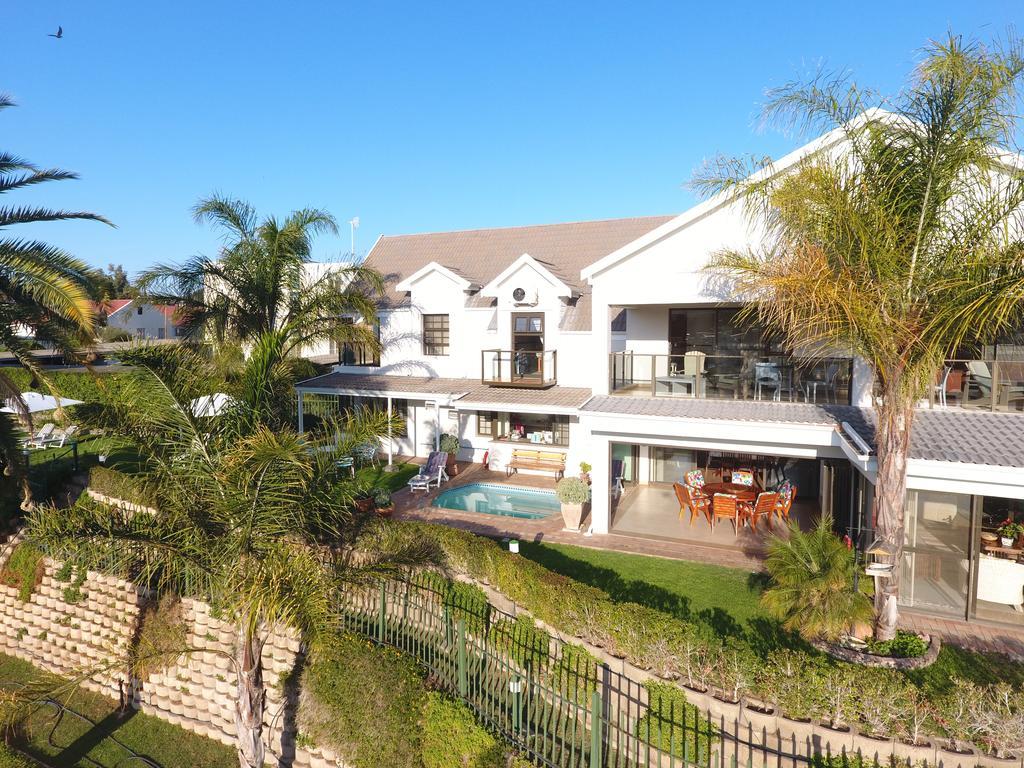 Oewerpalms View Hotel Oudtshoorn Esterno foto