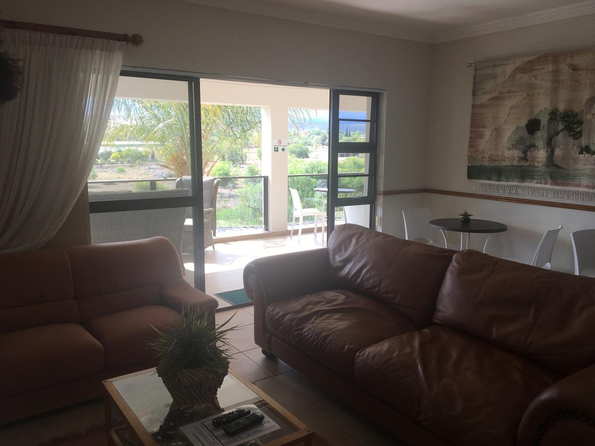 Oewerpalms View Hotel Oudtshoorn Esterno foto